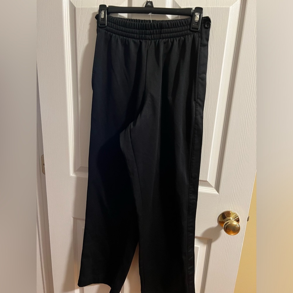Black pants size small